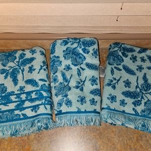 New Pioneer Woman Evie Hand Towels